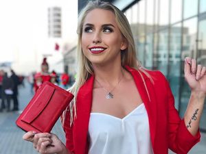 Pamer Foto Tanpa Busana saat di Rumah Sakit, Atlet Cantik Jadi Kontroversi Pamer Foto Tanpa Busana saat di Rumah Sakit, Atlet Cantik Jadi Kontroversi