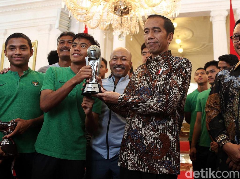 Bangganya Kapten Timnas U-16 Bisa Bertemu Presiden Jokowi Bangganya Kapten Timnas U-16 Bisa Bertemu Presiden Jokowi