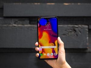 Penampakan Ponsel Lima Kamera LG V40 ThinQ