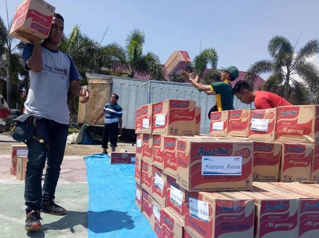 Bantuan untuk Korban Gempa Sulteng Terus Mengalir Bantuan untuk Korban Gempa Sulteng Terus Mengalir