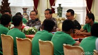 Meski langkah tim nasional sepak bola Indonesia U-16 harus terhenti di perempat final, Presiden Joko Widodo mengapresiasi prestasi tim Indonesia di Piala Asia U-16 2018.