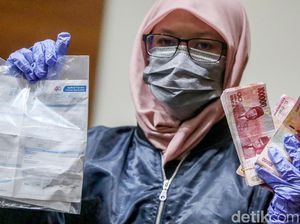 Jadi Tersangka OTT, Pegawai Pajak Ambon Masih Dapat Gaji 50% Jadi Tersangka OTT, Pegawai Pajak Ambon Masih Dapat Gaji 50%