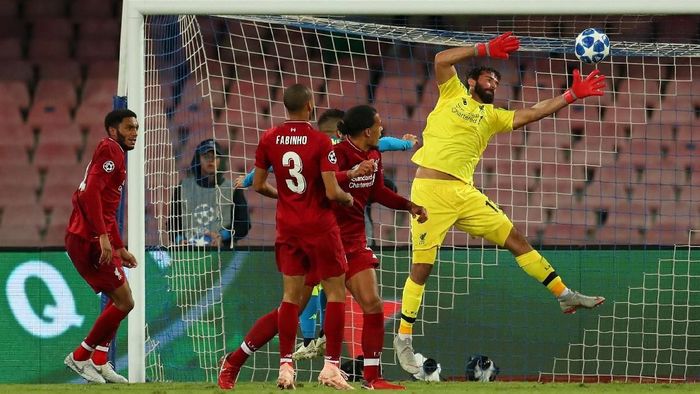 Gawang Liverpool kini lebih aman saat dijaga Alisson Becker (Catherine Ivill/Getty Images) Gawang Liverpool kini lebih aman saat dijaga Alisson Becker (Catherine Ivill/Getty Images)
