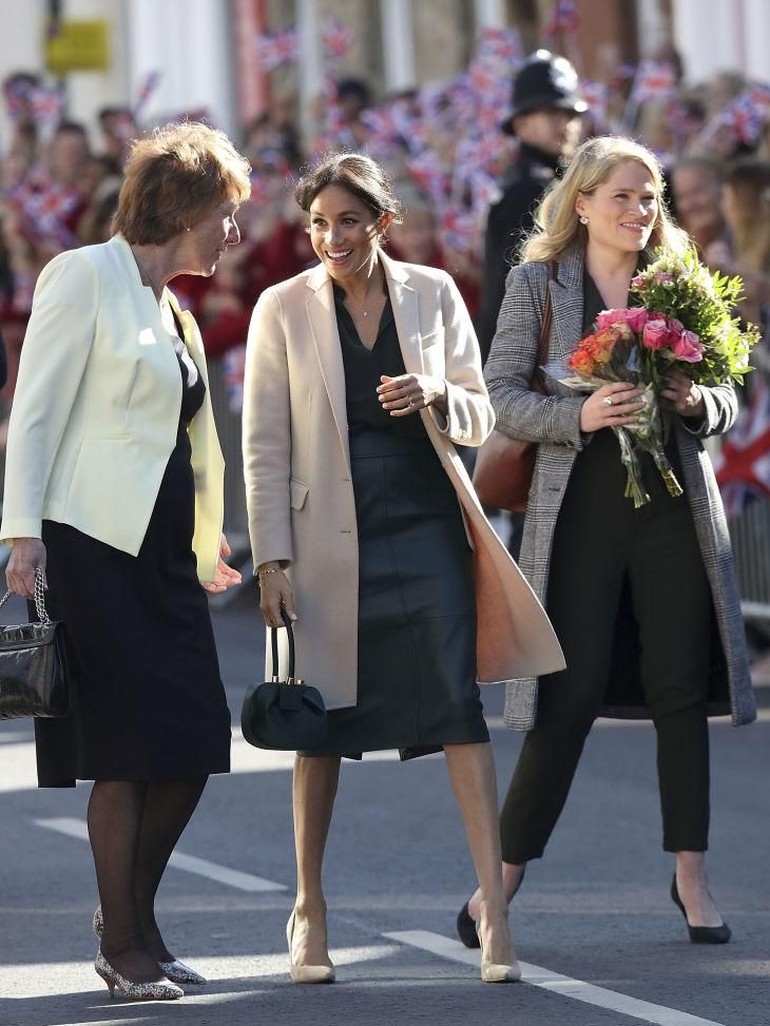 Gaya Super Stylish Meghan Markle Ini Harganya Bisa Untuk DP Rumah Gaya Super Stylish Meghan Markle Ini Harganya Bisa Untuk DP Rumah
