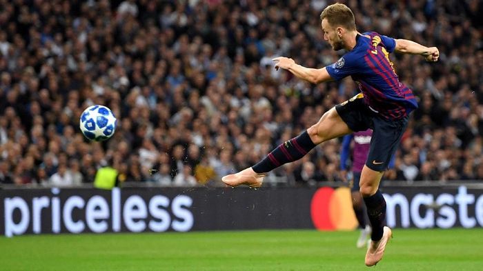 Barcelona tak pernah berpikir menjual Ivan Rakitic. (Foto: Shaun Botterill/Getty Images) Barcelona tak pernah berpikir menjual Ivan Rakitic. (Foto: Shaun Botterill/Getty Images)