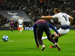 Harry Kane menghidupkan peluang Tottenham lewat gol di menit ke-52. (Foto: Dylan Martinez/REUTERS)