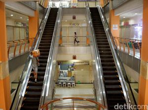 Penampakan Terkini Sepinya Roxy Square yang Kehilangan Pembeli