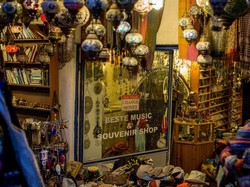 Bawa Barang Antik Untuk Suvenir dari Negara Ini, Bisa Dipenjara