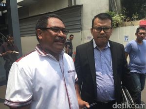 Giliran Pendukung Laporkan Ratna Sarumpaet ke Polisi Giliran Pendukung Laporkan Ratna Sarumpaet ke Polisi