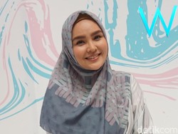 Cerita Pelanggan Setia Ria Miranda, Koleksi Bajunya Hingga 200 Buah