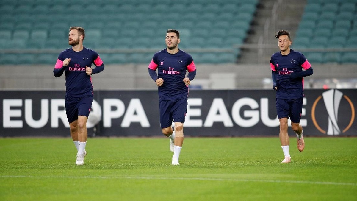 Pemain Arsenal berlatih di Stadion Olympic Baku, Azerbaijan, untuk menghadapi Qarabag di matchday kedua Liga Europa. (Foto: David Mdzinarishvili/Reuters)