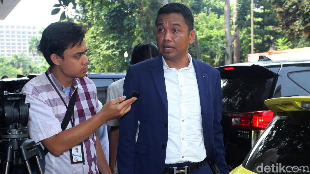 Pengacara Ratna Sarumpaet Datangi Polda Metro Jaya Pengacara Ratna Sarumpaet Datangi Polda Metro Jaya