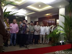 Kumpulkan Tim Ekonomi, Prabowo: Situasi Saat Ini Sangat Serius