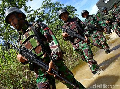Ekspedisi Membelah Hutan Terdepan Indonesia di Jayapura