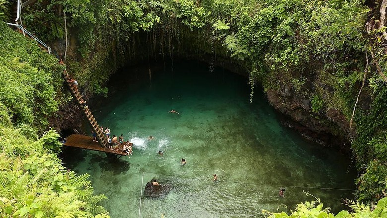 Kolam renang alami di Samoa (Getty Images)