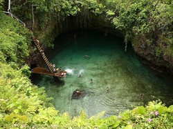Katanya Kolam Renang Alami Paling Indah di Dunia