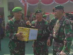 Solidaritas Sulteng, TNI Karawang Galang Dana saat Rayakan HUT