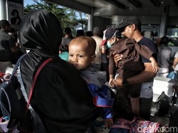 Polisi Kirim Bantuan untuk Korban Gempa dan Tsunami Palu via Laut