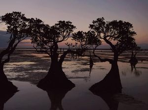 Pantai Walakiri dan Sunset yang Tak Terlupakan
