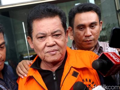 Wajah Lesu Wali Kota Pasuruan Usai Ditetapkan Sebagai Tersangka