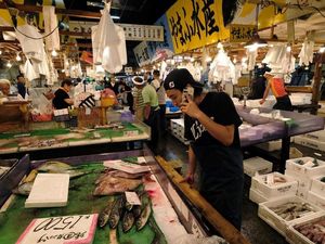 Tinggal Kenangan, Pasar Ikan Tsukiji di Tokyo Akan Segera Pindah Tinggal Kenangan, Pasar Ikan Tsukiji di Tokyo Akan Segera Pindah