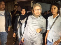 Penggeledahan Selesai, Polisi Bawa Ratna Kembali ke Polda