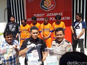 Empat Calo Perampas Uang di Terminal Purabaya Diamankan Empat Calo Perampas Uang di Terminal Purabaya Diamankan