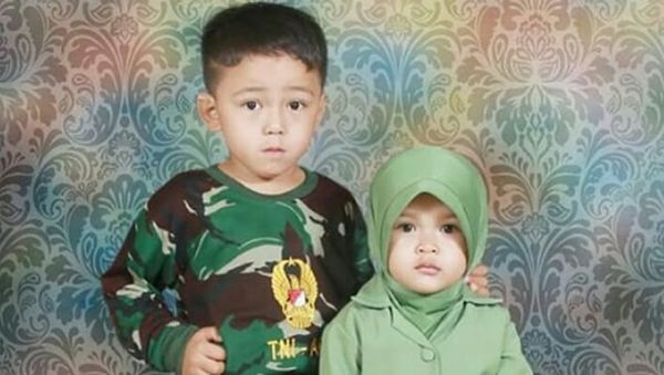 Rayakan HUT TNI, Intip 7 Foto Imut Anak-anak Berpakaian Tentara