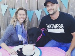 Seru Nih, Pesta Gender Reveal Libatkan Anjing Peliharaan