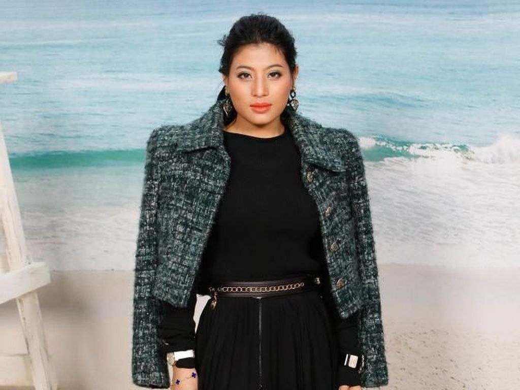Dulu Atlet Badminton, Putri Raja Thailand Ini Eksis di Paris Fashion Week Dulu Atlet Badminton, Putri Raja Thailand Ini Eksis di Paris Fashion Week