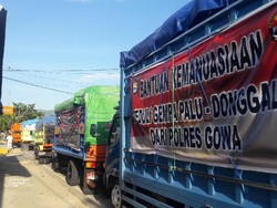 Polisi Bersenjata Kawal 300 Ton Bantuan Palu dari Gowa