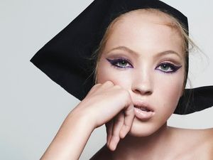 Cantiknya Putri Kate Moss Jadi Bintang Iklan Marc Jacobs Cantiknya Putri Kate Moss Jadi Bintang Iklan Marc Jacobs