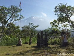 Pasca-erupsi, Siang Ini Gunung Agung Mulai Tenang