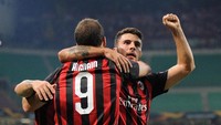Kemenangan atas Olympiakos membuat AC Milan bertengger di posisi teratas klasemen Grup F (REUTERS/Daniele Mascolo)