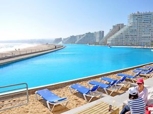 Keunikan Chile: Dermaga Arwah Sampai Kolam Renang Terbesar