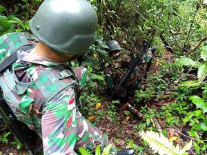 Menyambangi Patok Negara di Balik Jurang, Tepi Samudera Pasifik Menyambangi Patok Negara di Balik Jurang, Tepi Samudera Pasifik