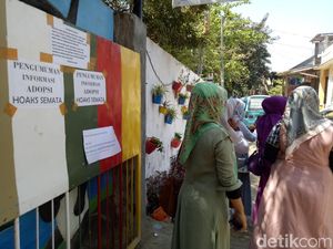 Video: Pengungsi Berjualan Baju Sumbangan untuk Bertahan Hidup