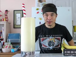 Lihat Aksi Matt Stonie Minum 4.7 Liter Milkshake Kurang Dari 5 Menit!