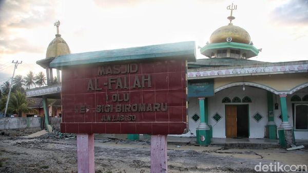 Masjid Al-Falah dan Al-Aswad Rusak Akibat Gempa di Palu
