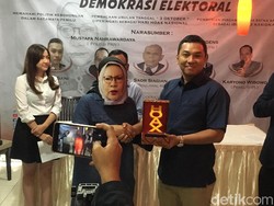 LPI Beri Ratna Sarumpaet Gelar Ibu Hoax Indonesia