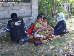 Relawan Selamatkan Balita Kurang Gizi dari Pengungsian di Palu