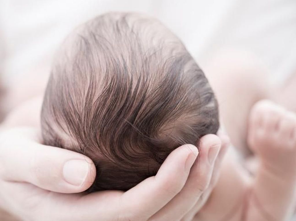 5 Penyebab Rambut Bayi Rontok 5 Penyebab Rambut Bayi Rontok