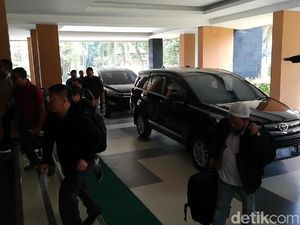 KPK Geledah Kantor dan Rumah Dinas Wali Kota Pasuruan KPK Geledah Kantor dan Rumah Dinas Wali Kota Pasuruan