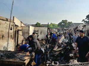 Kebakaran Pasar Sederhana Diduga Ada Pedagang yang Masak Malam Hari Kebakaran Pasar Sederhana Diduga Ada Pedagang yang Masak Malam Hari