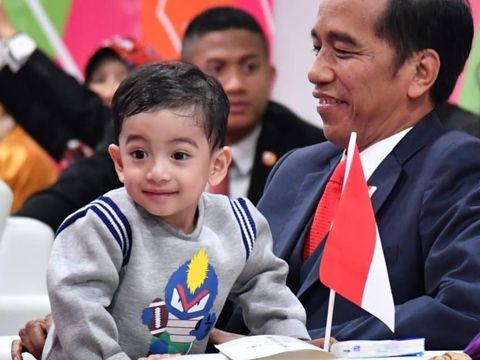 Jan Ethes kerap ikut sang kakek bertugas/ 