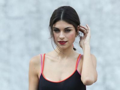 Seksinya Model Lingerie Penakluk Hati 2 Pebalap, Rossi dan Alonso