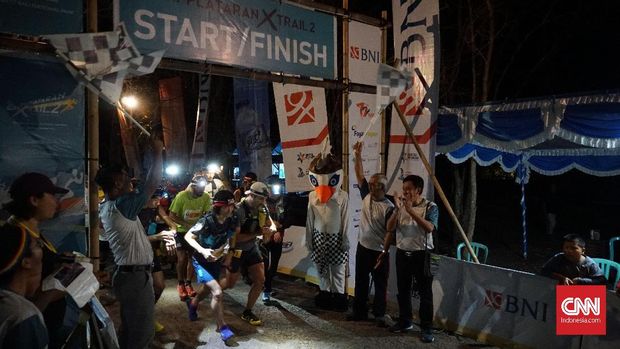Berlari Melintasi Bentang Alam Bali Barat