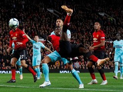 Tampil di hadapan publik sendiri di Old Trafford, Sabtu (6/10/2018), MU justru memulai pertandingan dengan mengecewakan. (Foto: Phil Noble/Reuters)