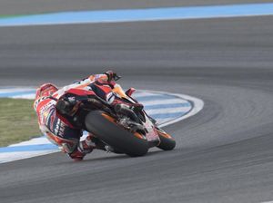 Sengit! Marquez Kalahkan Dovizioso di Buriram Sengit! Marquez Kalahkan Dovizioso di Buriram