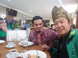 Gaya Makan Jubir Prabowo-Sandiaga hingga Shu Qi yang Awet Muda